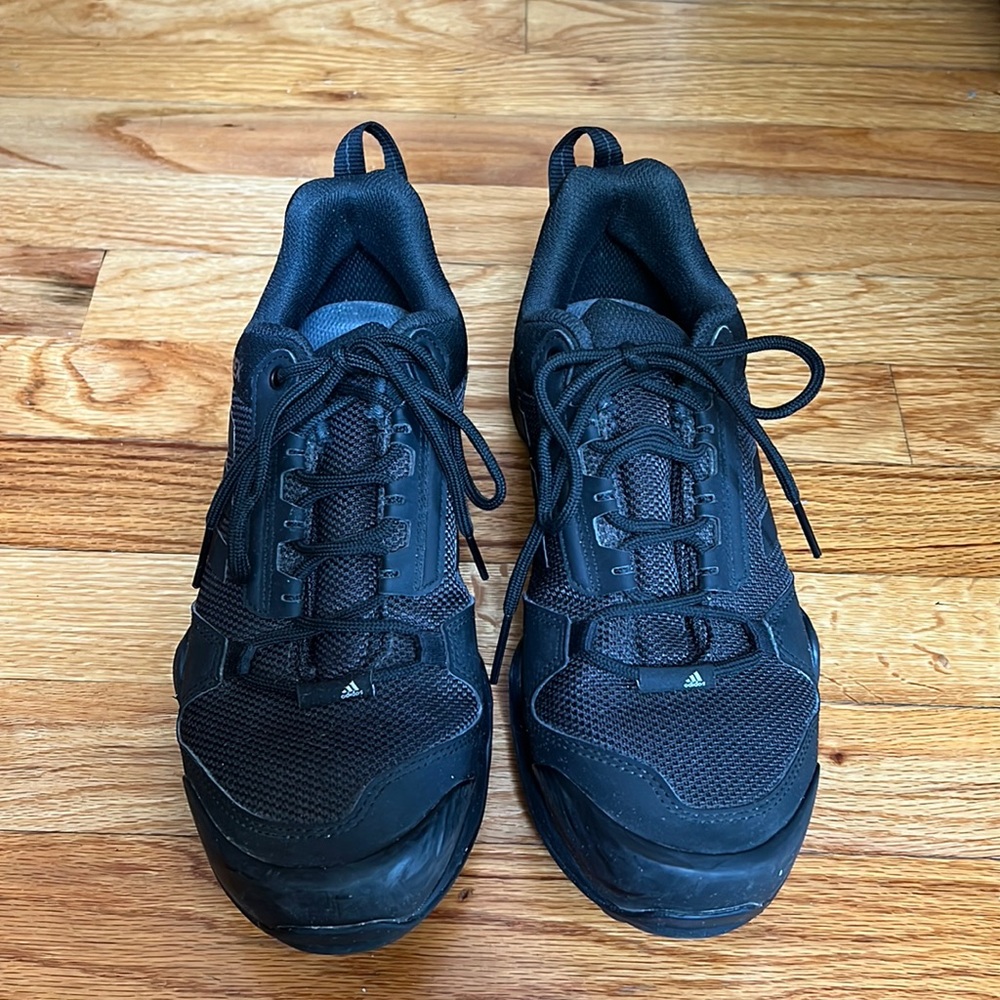Adidas Terrex Men’s black shoe: size 7. Worn a few times. Excellent condition!